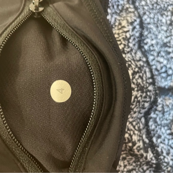 Lulu cropped leggings - Picture 2 of 3